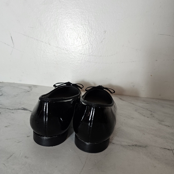 Stuart Weitzman Black Jubilee Bow Patent Flats 5.5 New With Box - Picture 6 of 8